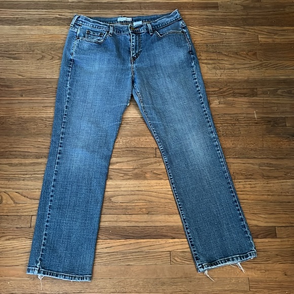 Women’s Levi’s 505 Straight Distressed Wash Jeans - Picture 2 of 9